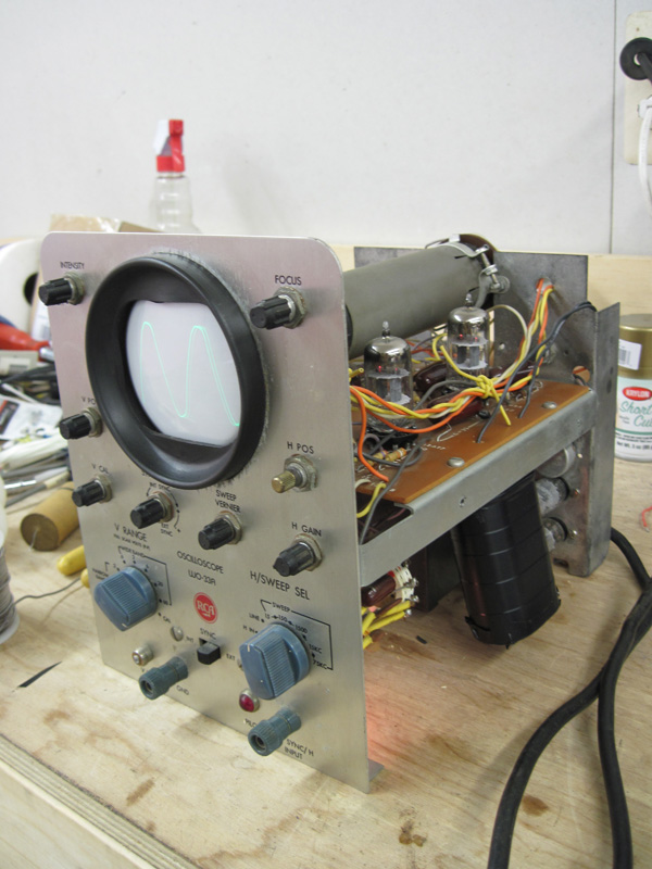 The scope in operation, displaying a sine wave.